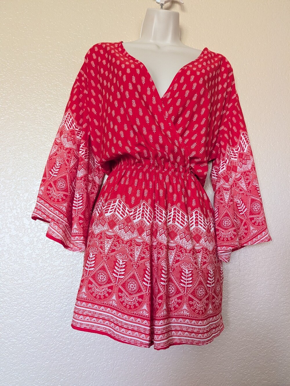 NWOT Fraiche by J Red White Printed Boho Long Sleeve Romper​ S